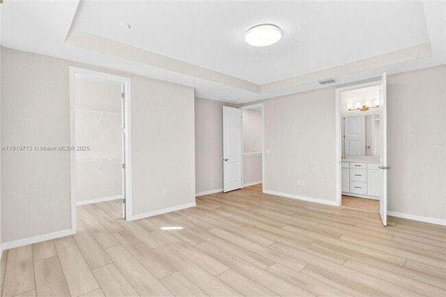 Building Photo - 4144 Greenway Dr