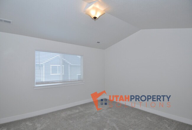 Building Photo - 1748 N 3720 W