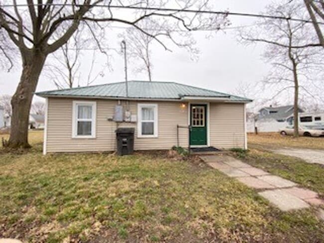 Primary Photo - 1 Bedroom Single Family Home in Elkhart!