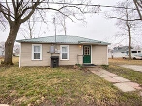 Building Photo - $200 OFF FIRST MONTH RENT -1 Bedroom Single Family Home in Elkhart!