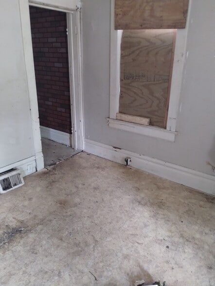 Building Photo - 805 S Olive St
