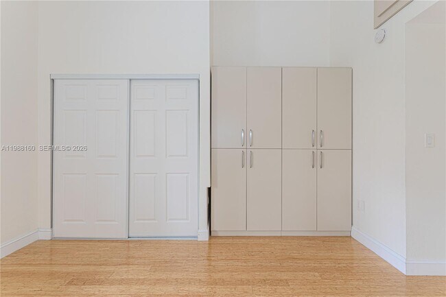 Building Photo - 231 Poinciana Island Dr