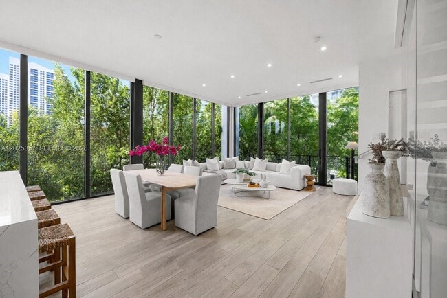 Building Photo - Bay Road, Miami Beach, FL 33139 - 3 BR 3.5 BA townhouse