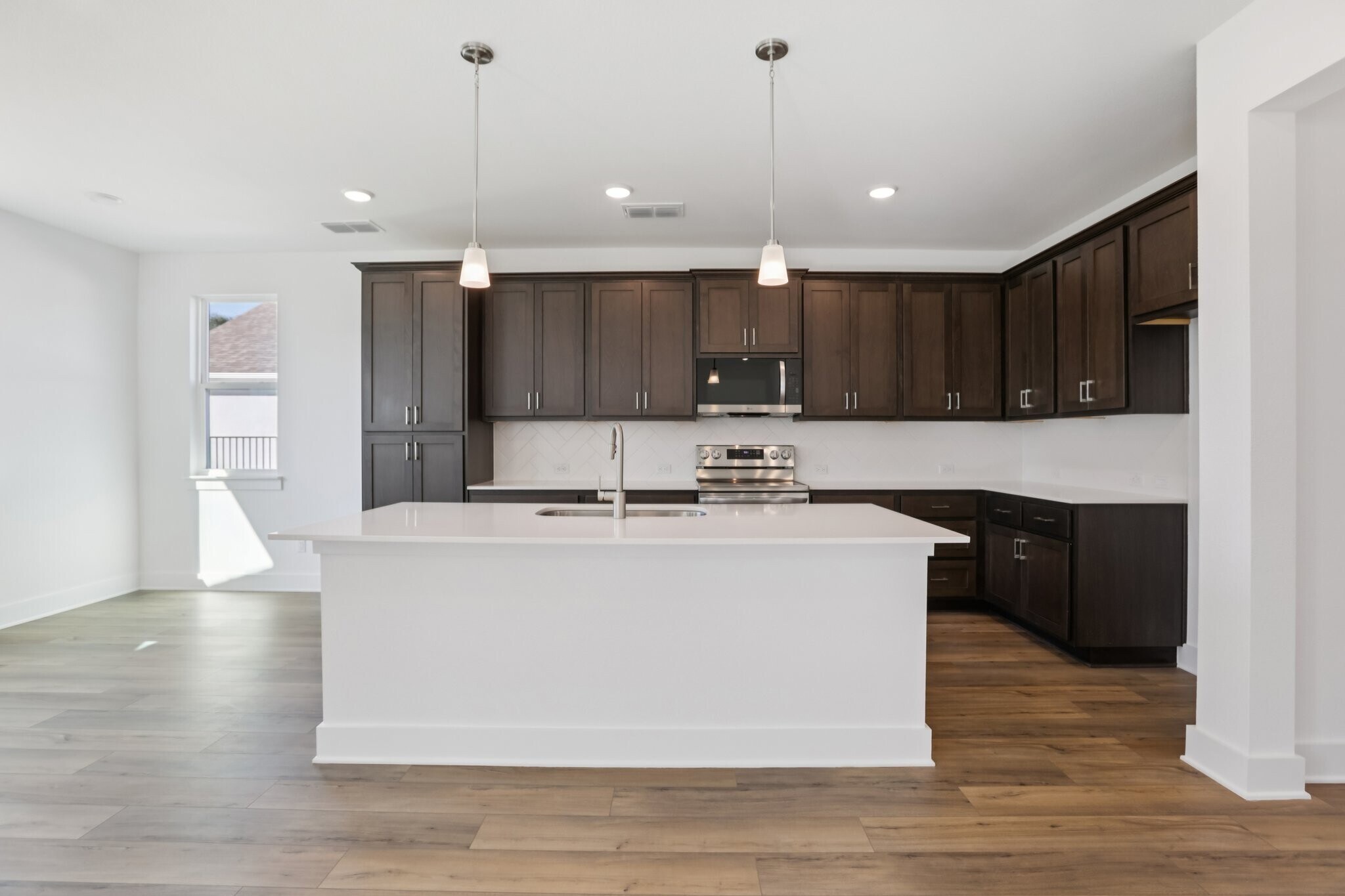 Building Photo - 1104 Yaupon Holly Dr