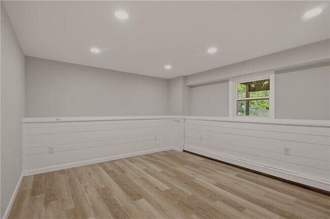 Building Photo - 49 E Dexter St