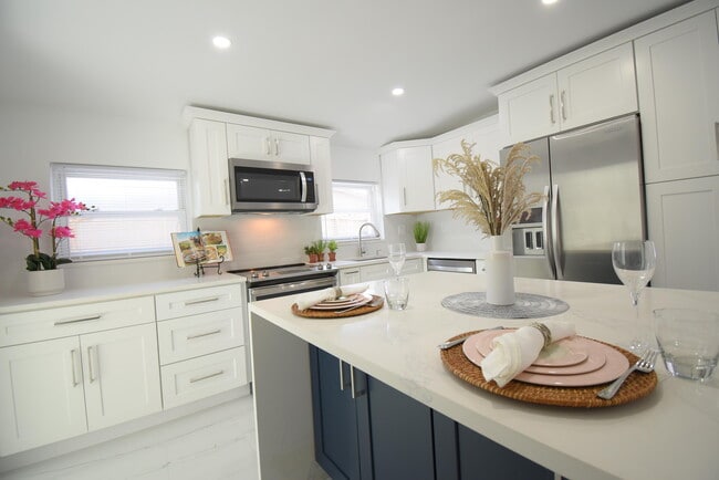 Primary Photo - 3541 NW 37th Ave