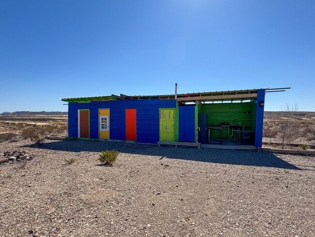 Building Photo - 400 N Smiling Dog Trail