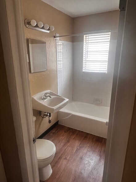 Building Photo - 2707 NW 36th St