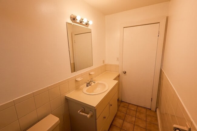 Building Photo - 60 Essex St