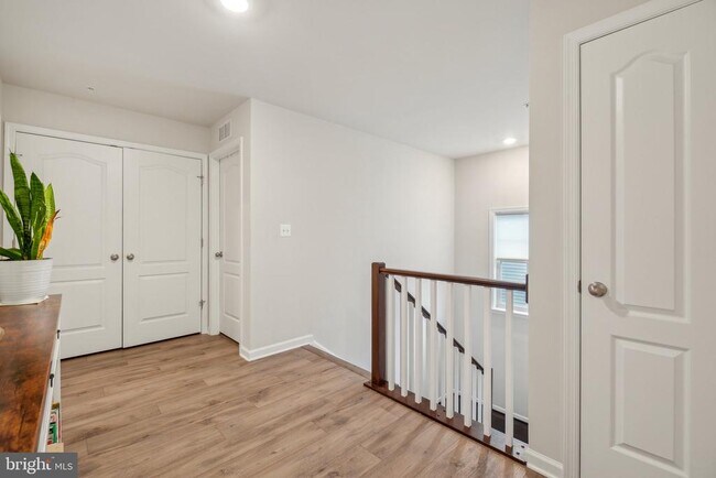 Building Photo - 10908 Meridian Hill Way