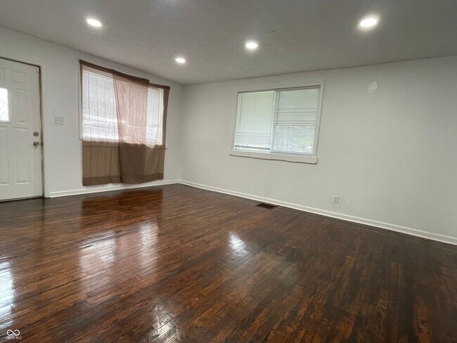 Building Photo - 2908 Hillside Ave