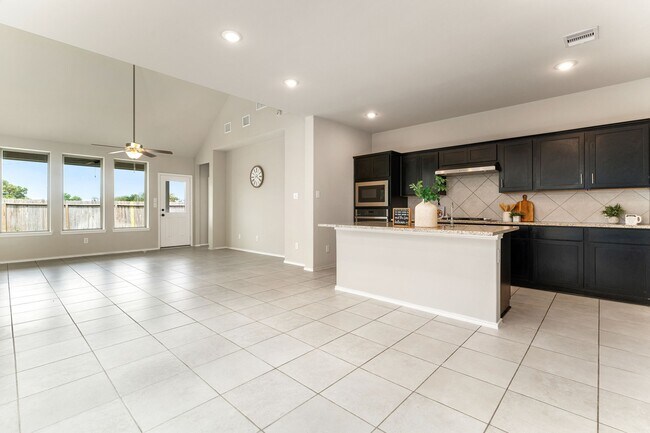 Building Photo - 5014 Aspen Orch Dr