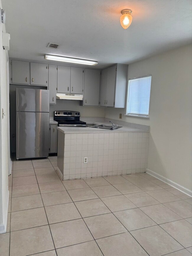 Building Photo - 6169 Greenon Ln