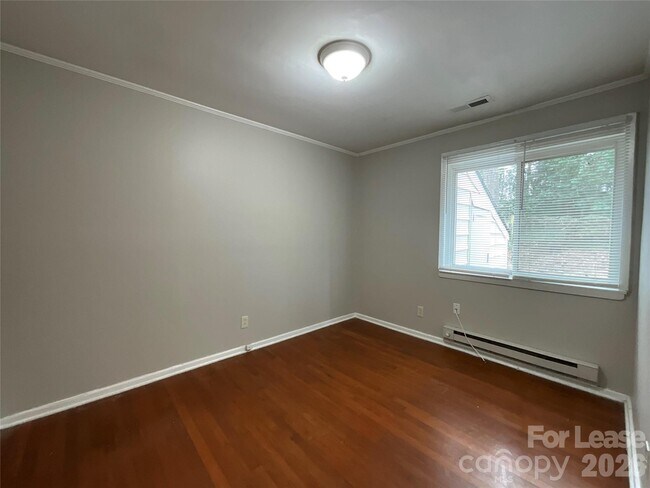 Building Photo - 1742 Academy St