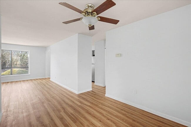 Building Photo - 66 Banner Ct