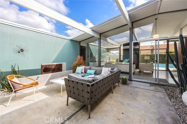 Building Photo - 1291 N Linda Vista St
