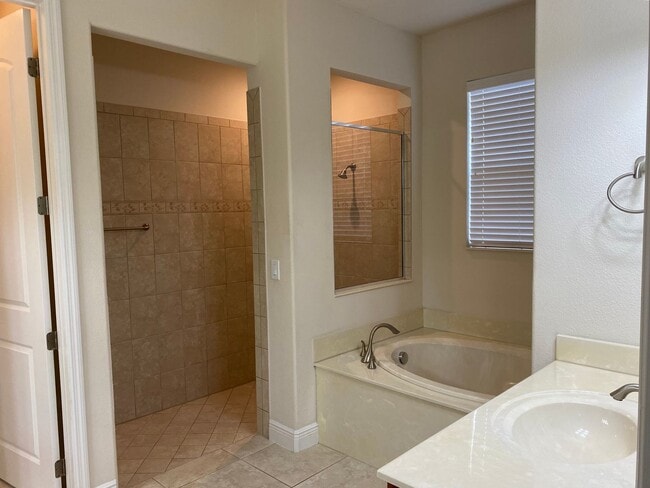 Building Photo - 2740 Swoop Cir