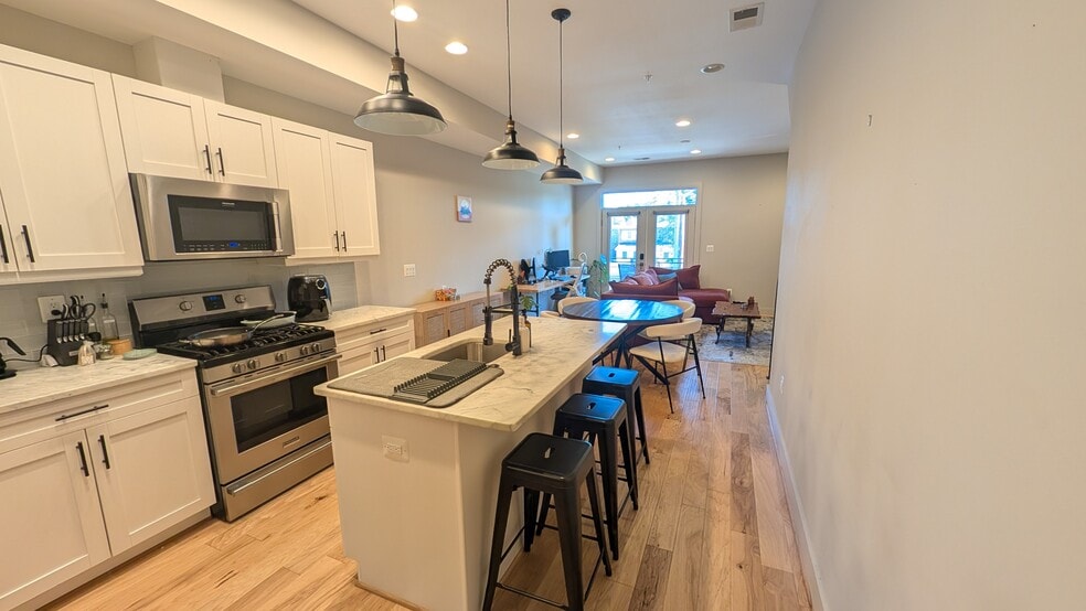 Kitchen - 527 Longfellow St NW