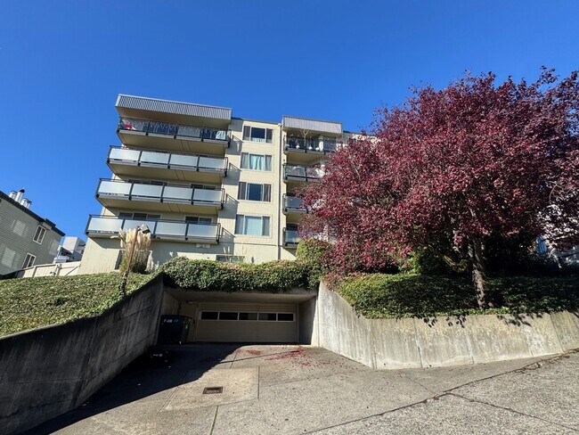 Building Photo - 1250 Taylor Ave N
