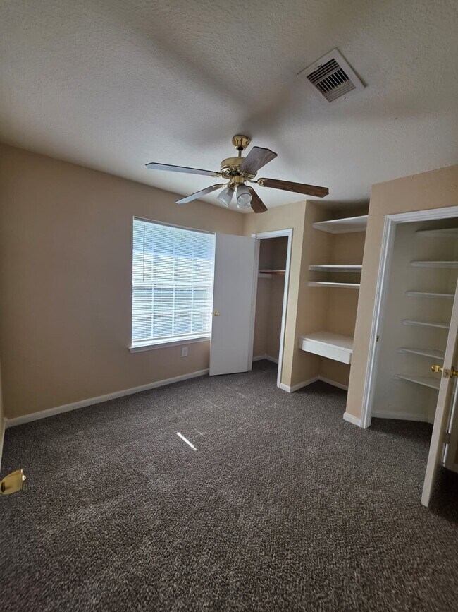 Building Photo - 24023 Strong Pine Dr