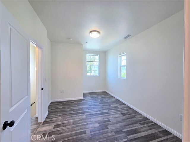 Building Photo - 4169 Country Club Dr