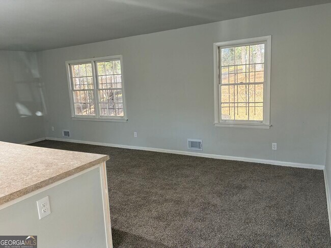 Building Photo - 3992 Maplewood Dr