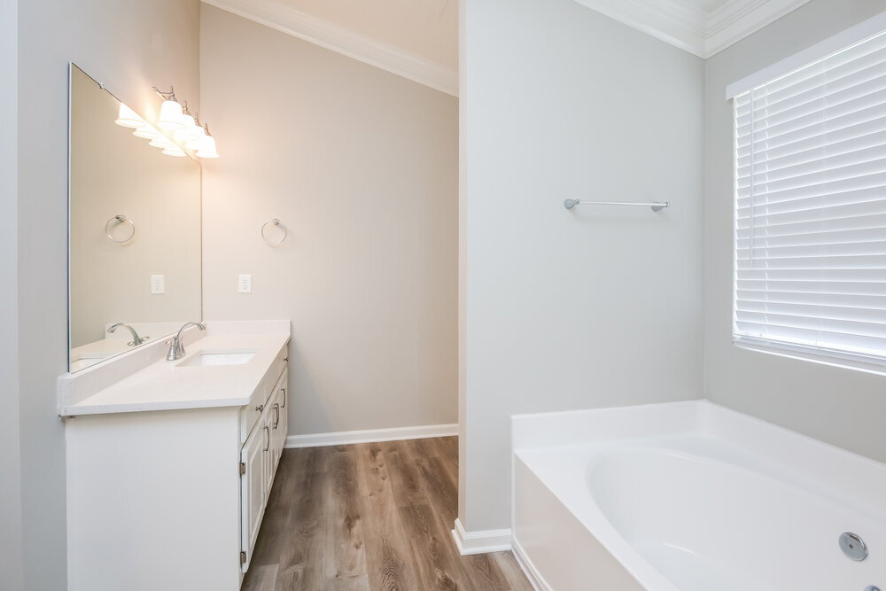 Building Photo - 215 Ashland Manor Dr