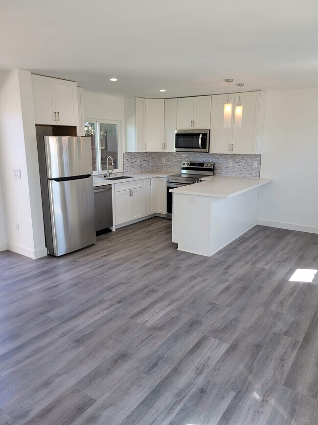 Building Photo - 3558 Hatteras Ave