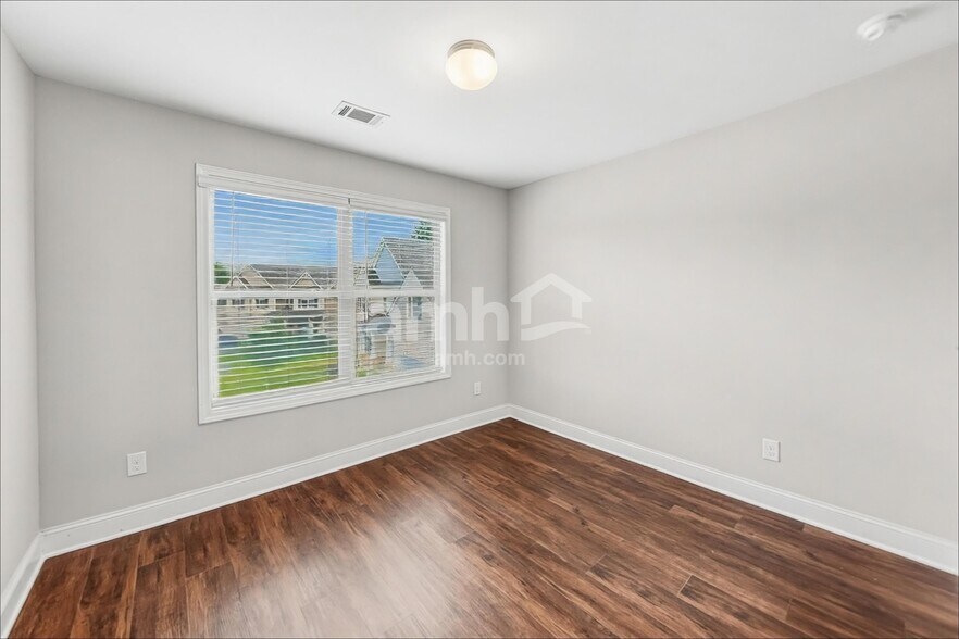 Building Photo - 1867 Bloom Ct