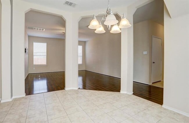 Building Photo - 347 Moonwalker Trail