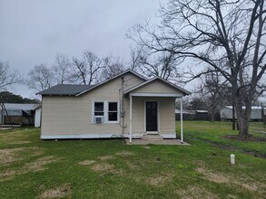 Building Photo - 3 Bed/2 Bath-House