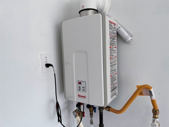 Building Photo - 14866 Cypress Holw Dr