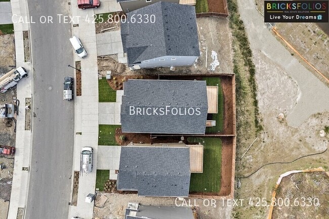 Building Photo - 1209 SW Pendleton Way