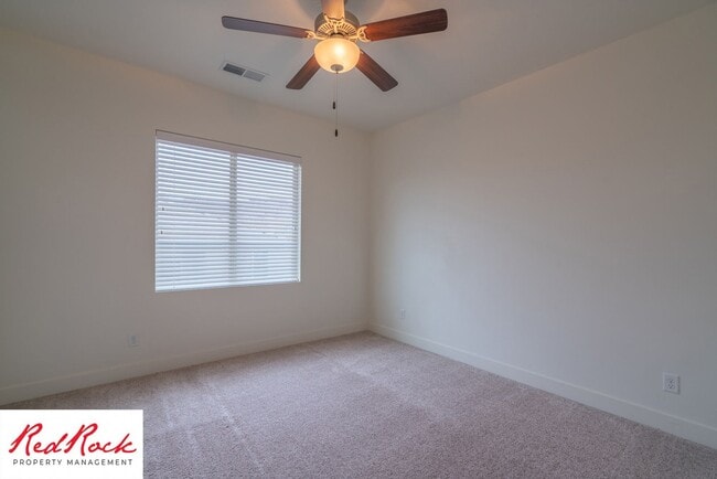 Building Photo - Pet Friendly 4 Bedroom Little Valley Home ...