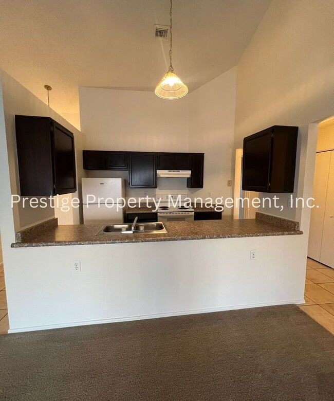 Building Photo - Wonderful Townhouse Located in the Northwest!!!