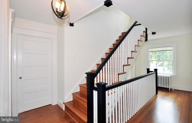 Building Photo - 3752 Kanawha St NW