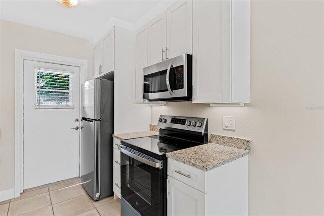 Building Photo - 211 20th Ave