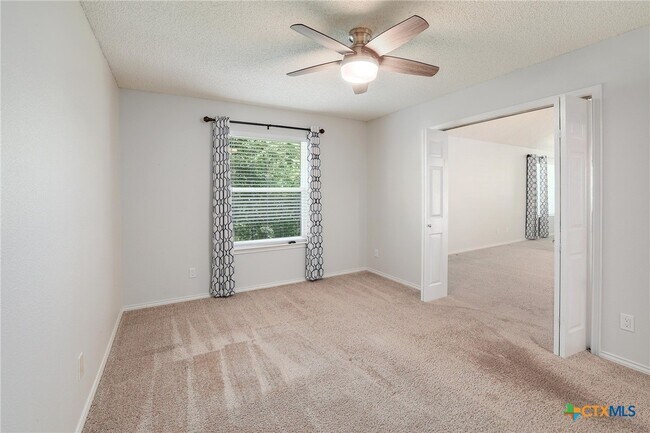Building Photo - 703 Ivy Ct