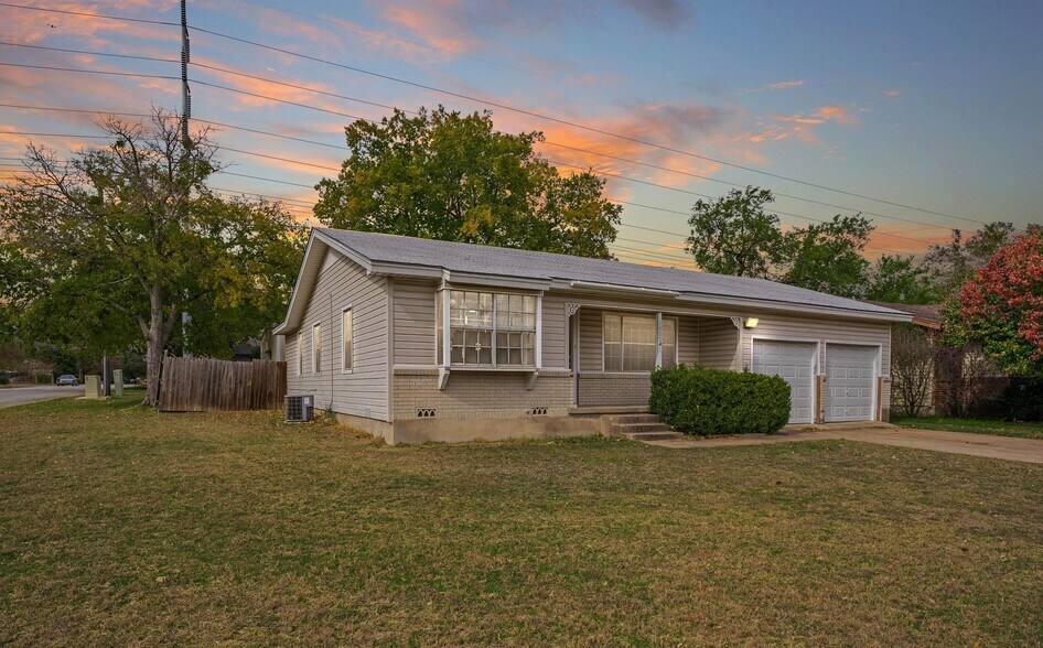 Front - 1800 Hilltop Dr