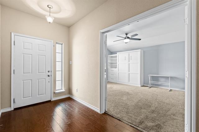 Building Photo - 8613 Vista Royale Dr