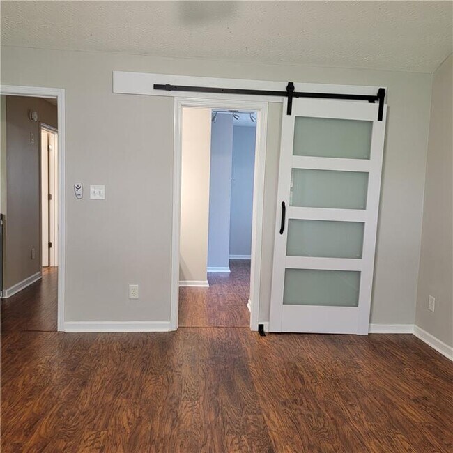 Building Photo - 5219 Leecroft Dr