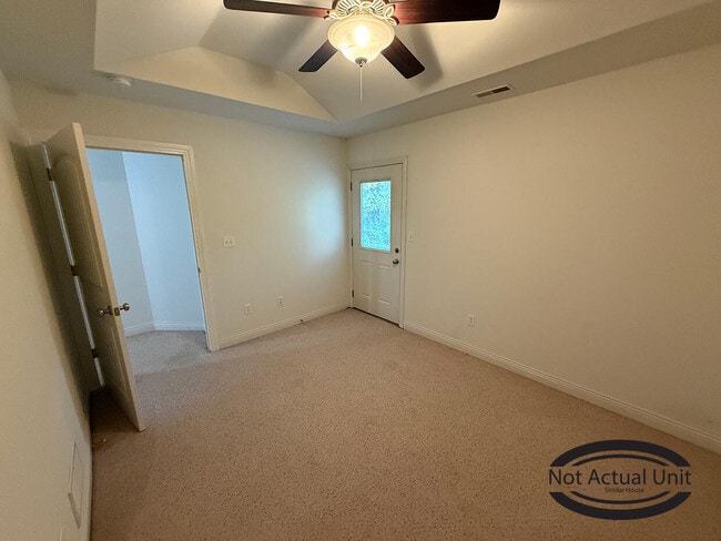 Building Photo - 7437 Noah Ct