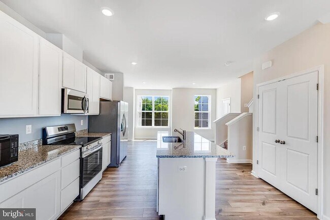 Primary Photo - 1257 Cedar Vly Rd