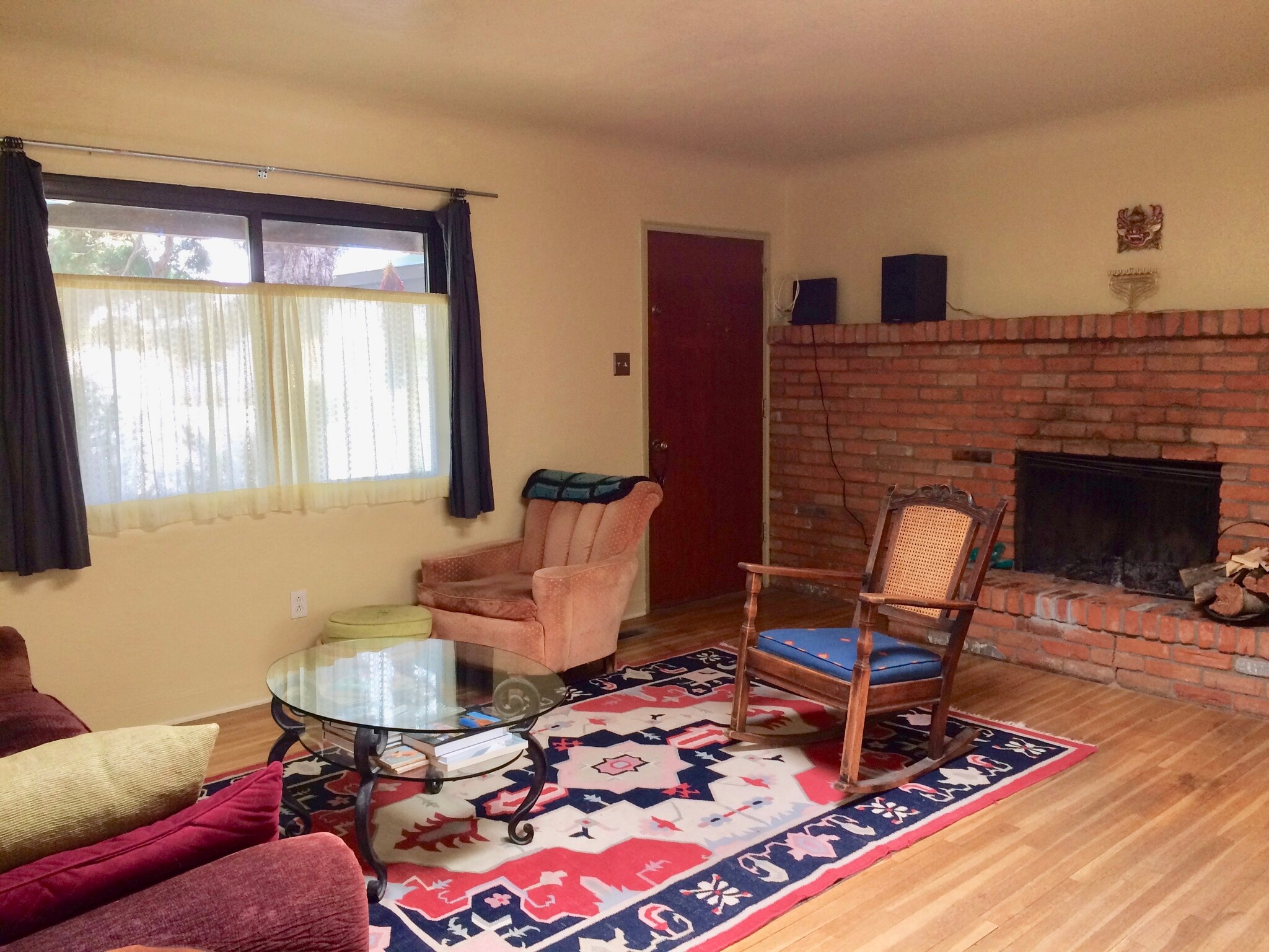 Living room with functioning fireplace. - 805 Cagua Drive Southeast