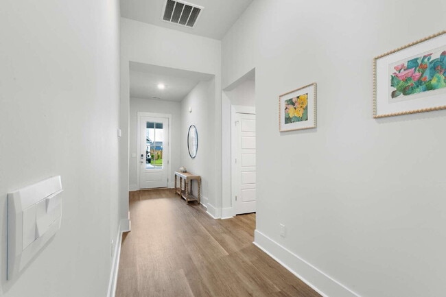 Building Photo - Spacious 4 Bedroom Home in Blake Farm