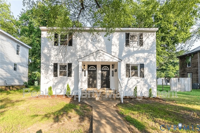 Primary Photo - 2005 2nd Ave