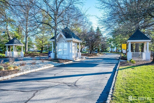 Building Photo - 1223 Waterford Dr