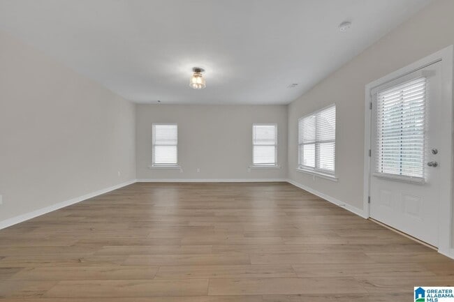 Building Photo - 615 Troubadour Ln