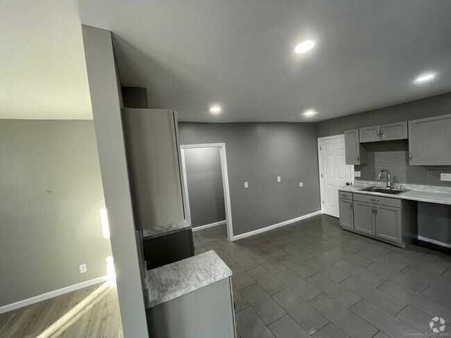 Building Photo - 431 Dixwell Ave