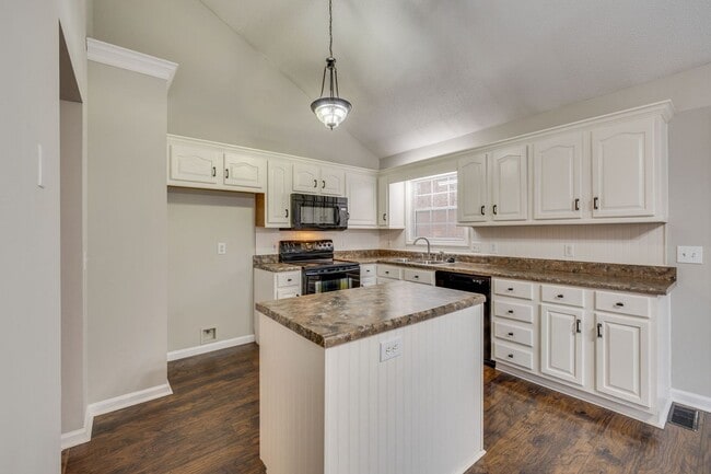 Building Photo - 3817 Rockford St